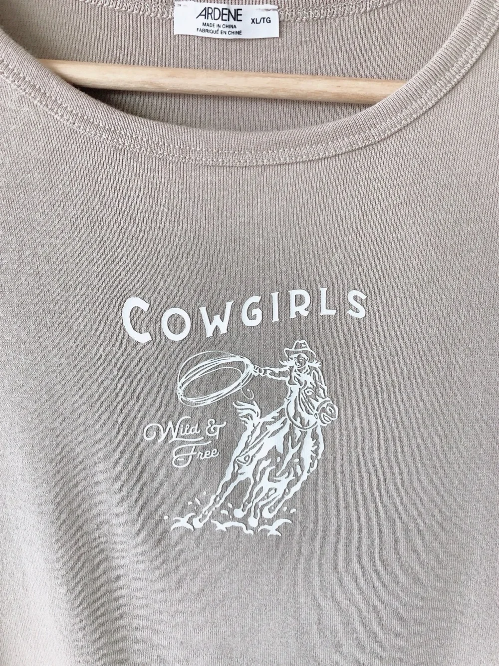 Cowgirls Graphic Tee Beige Women’s Top XL western county tshirt - Picture 6 of 12